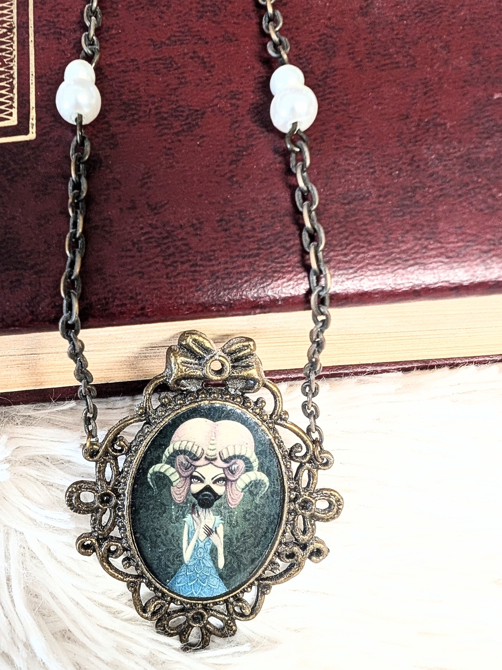 Vintage-Style Bronze Pendant Necklace